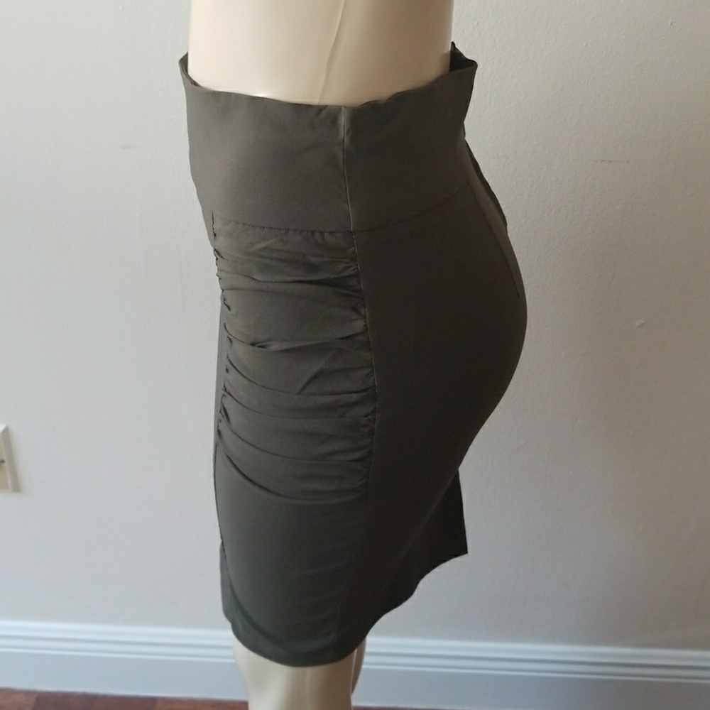 Army green pencil high waisted skirt - Picture 2 of 3